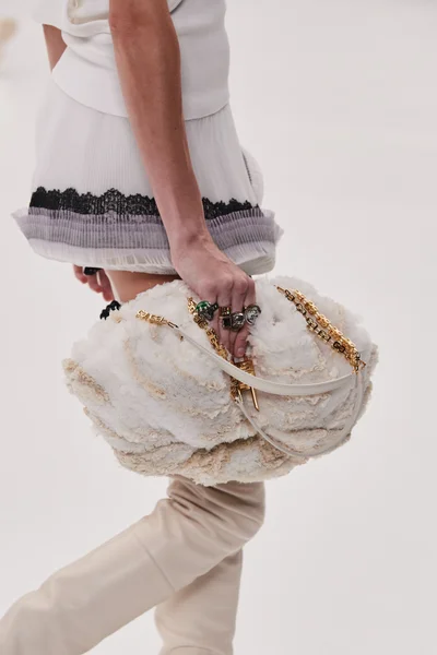 Look 98